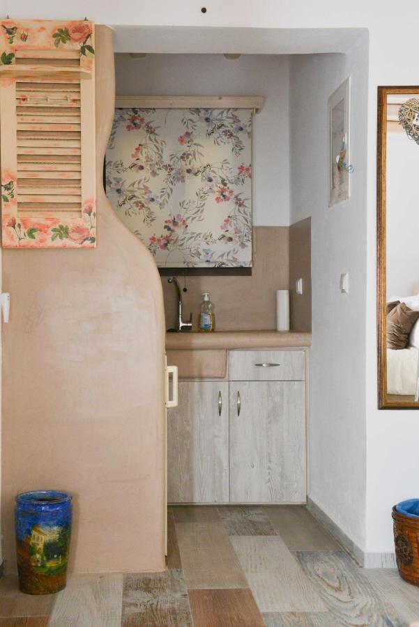 Elizabeth'S Small Apartment Naxos City ภายนอก รูปภาพ