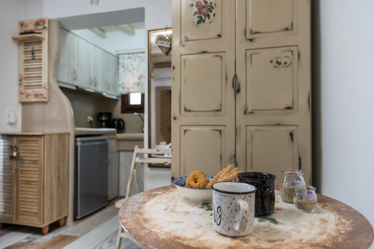 Elizabeth'S Small Apartment Naxos City ภายนอก รูปภาพ